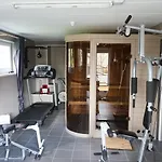 Semesterbostad Charming With Pool In