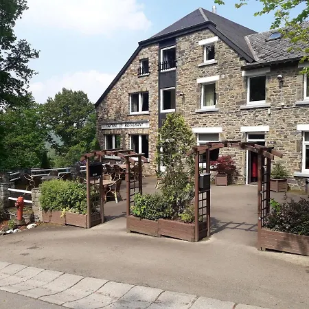 Semesterbostad Charming With Pool In